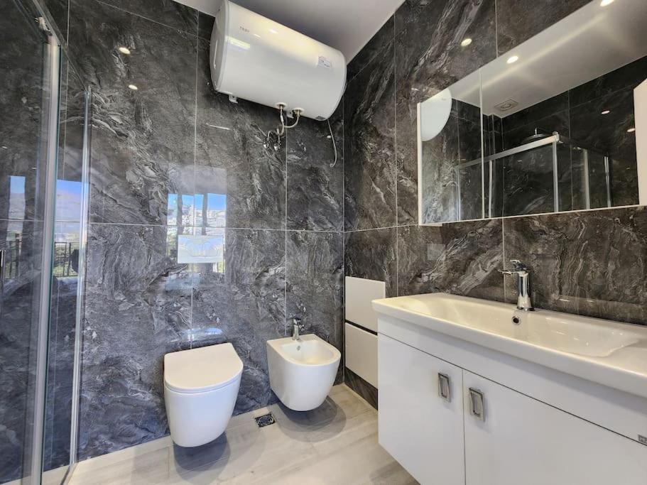 Penthouse With A City View Τίρανα Εξωτερικό φωτογραφία